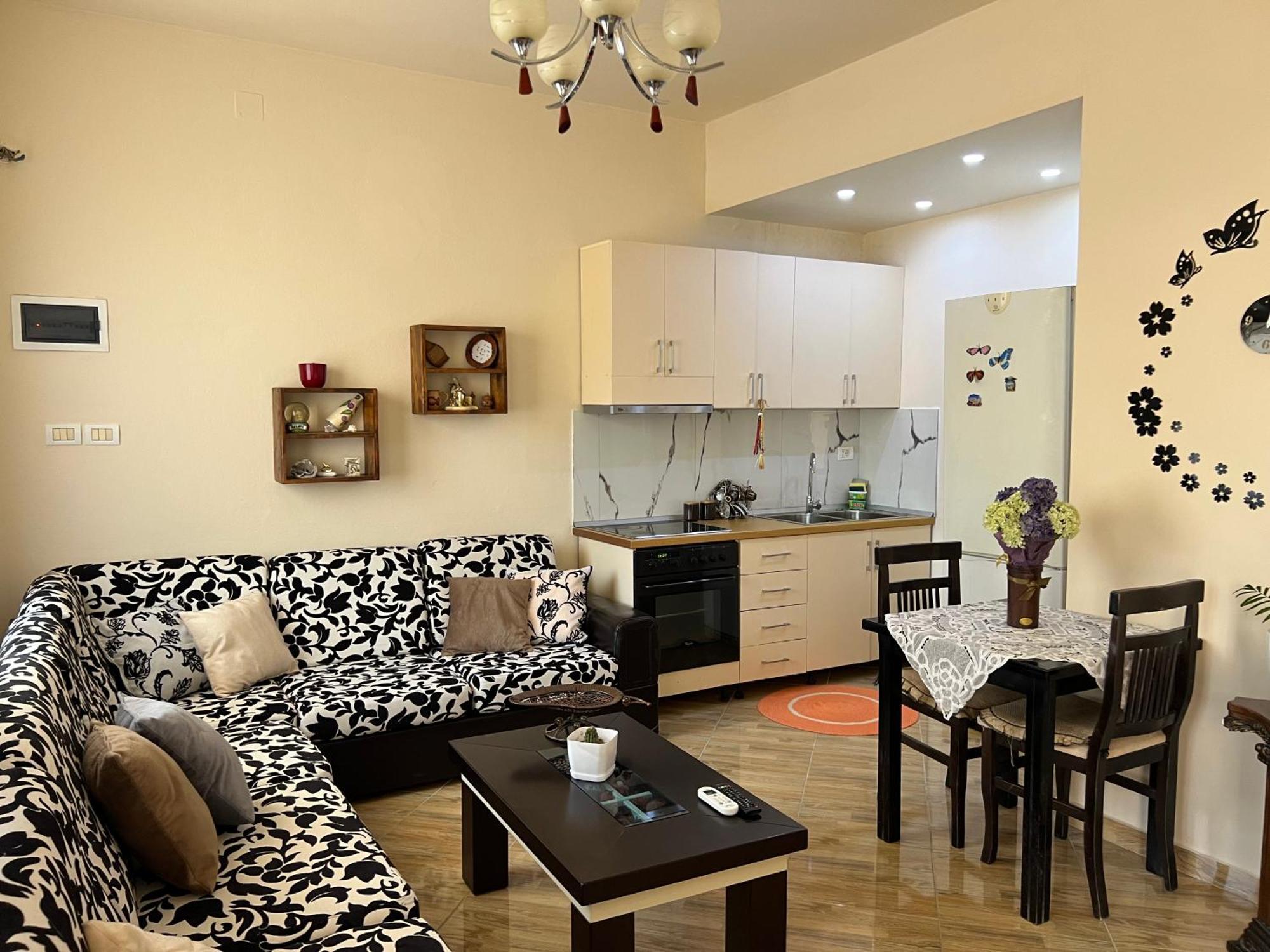 Villa Ensalv Berat - Apartment - Room - Penthouse エクステリア 写真