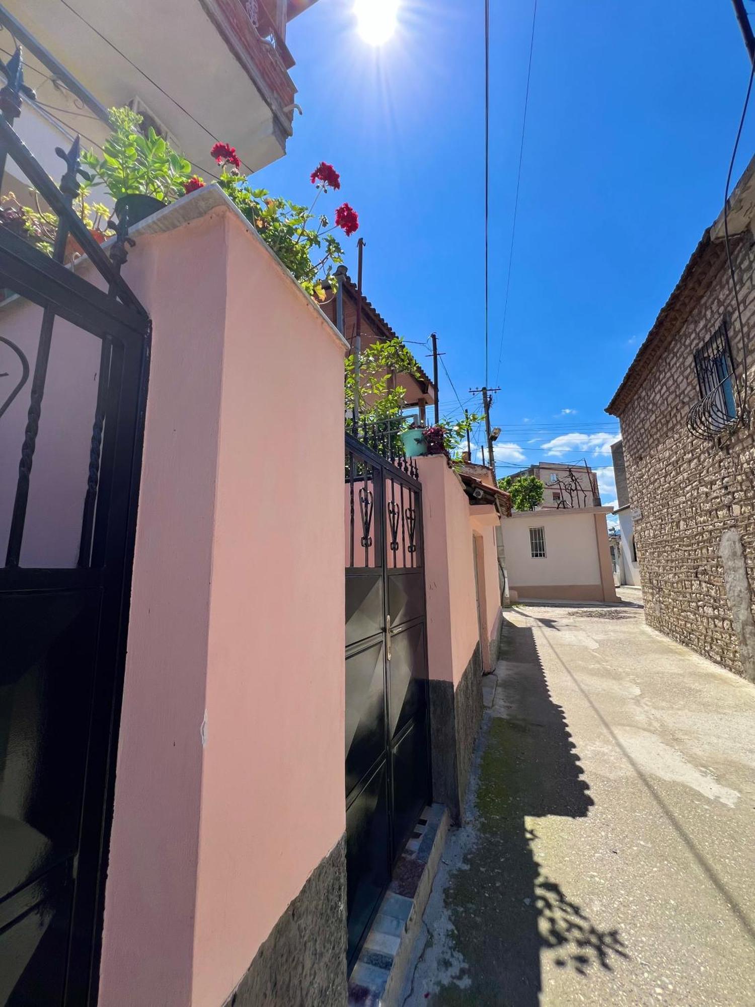 Villa Ensalv Berat - Apartment - Room - Penthouse エクステリア 写真