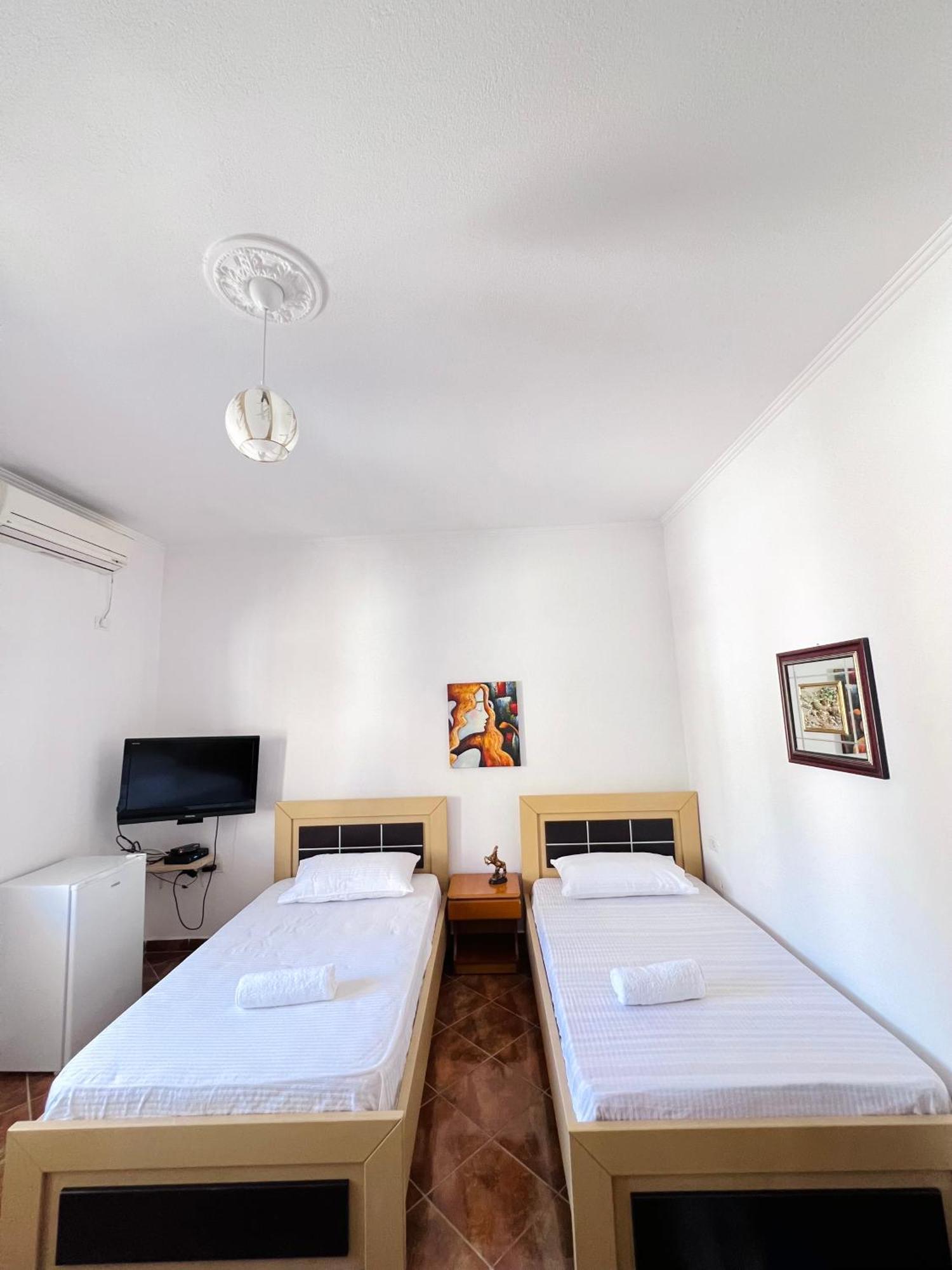 Villa Ensalv Berat - Apartment - Room - Penthouse エクステリア 写真