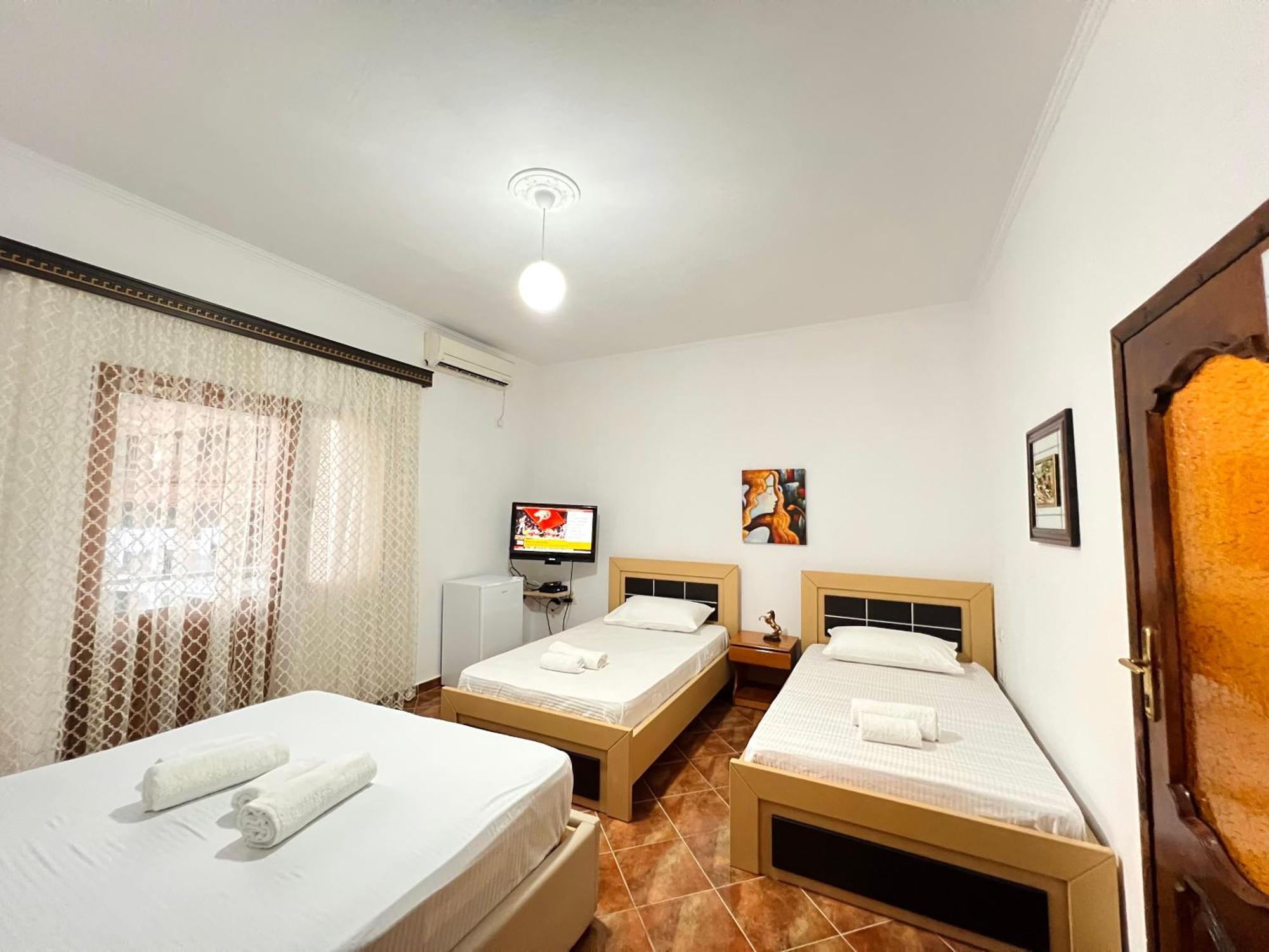 Villa Ensalv Berat - Apartment - Room - Penthouse エクステリア 写真