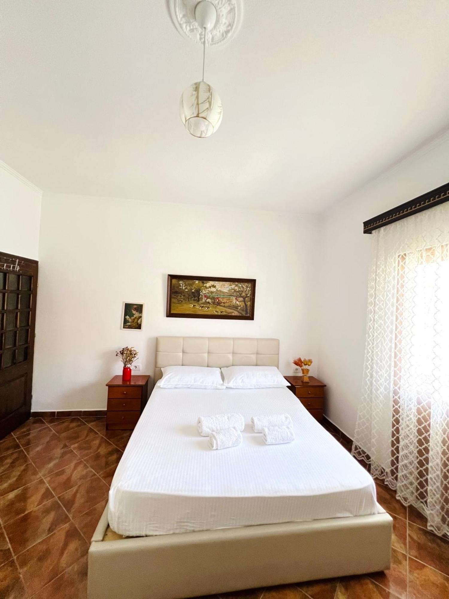 Villa Ensalv Berat - Apartment - Room - Penthouse エクステリア 写真